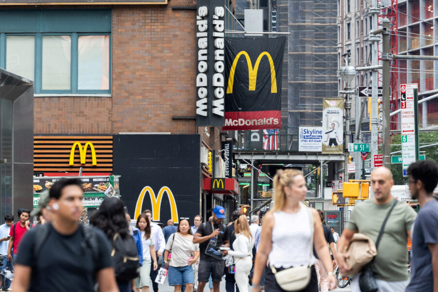 Processo contra McDonald’s nos EUA por precificação baseada em IA levanta novas questões