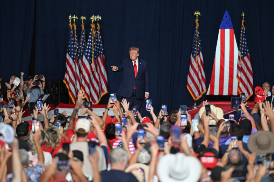 Maioria bipartidária nos EUA atribui aumento dos custos a políticas de Trump, aponta Reuters/Ipsos