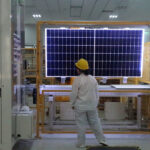 Gigantes do setor solar da China cortaram mais 40 mil empregos no ano passado, em meio à sobrecapacidade Gigantes do setor solar da China cortaram mais 40 mil empregos no ano passado, em meio à sobrecapacidade