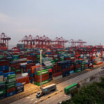 Crescimento econômico da China ganha força com boom das exportações