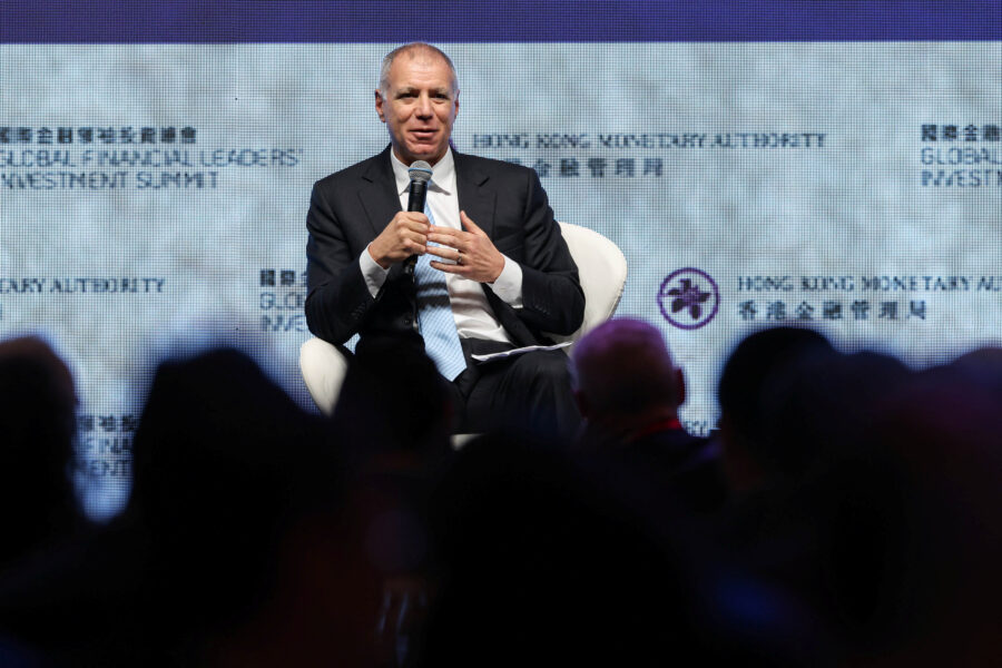 Ormuz pode se tornar “desnecessário” em cinco anos e ser substituído por novas rotas, diz CEO do HSBC
